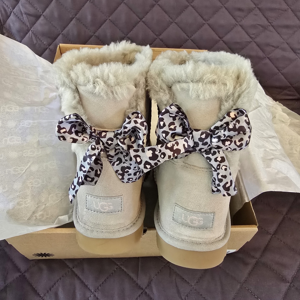 UGG Beige Fur Boots with Leopard Print Bows
